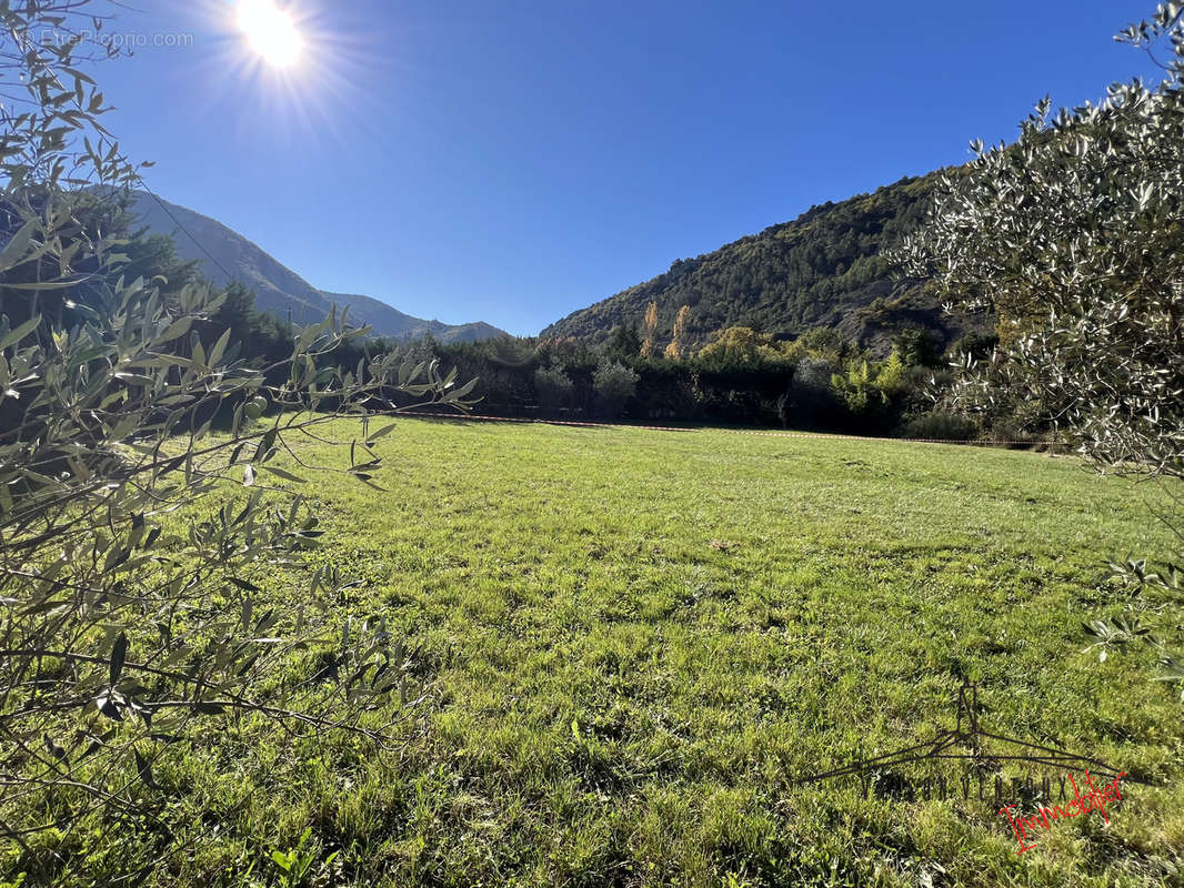 Terrain à CONDORCET