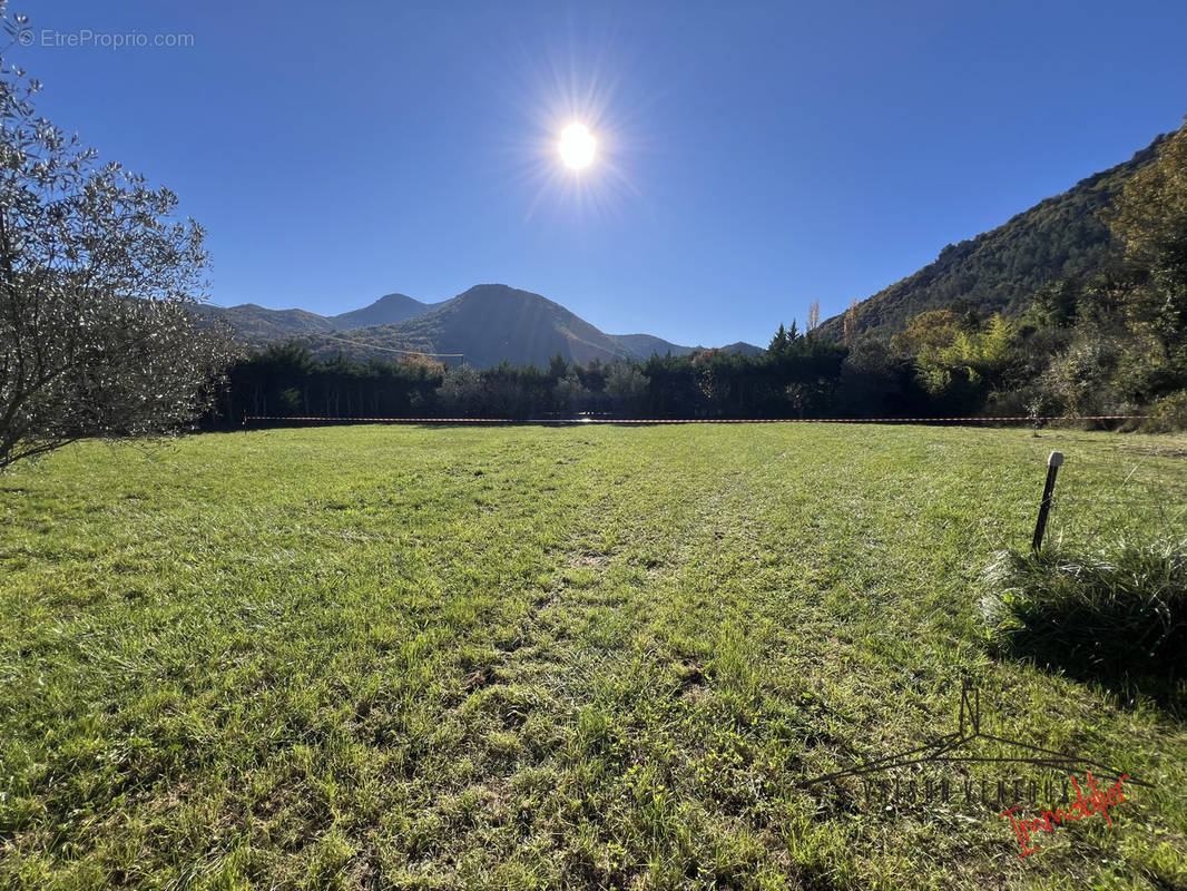 Terrain à CONDORCET