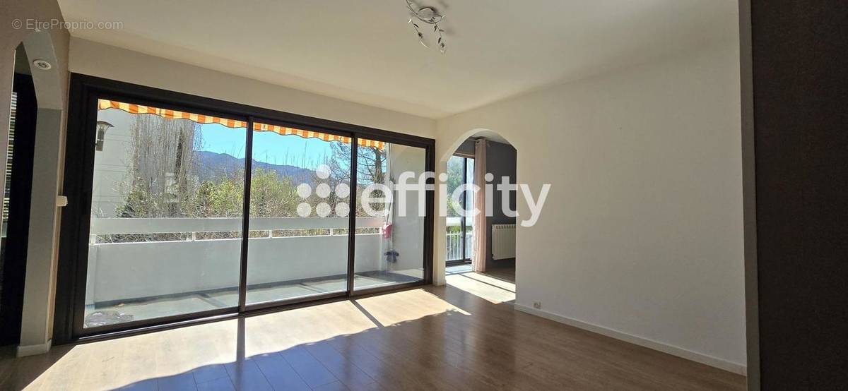 Appartement à MARSEILLE-11E