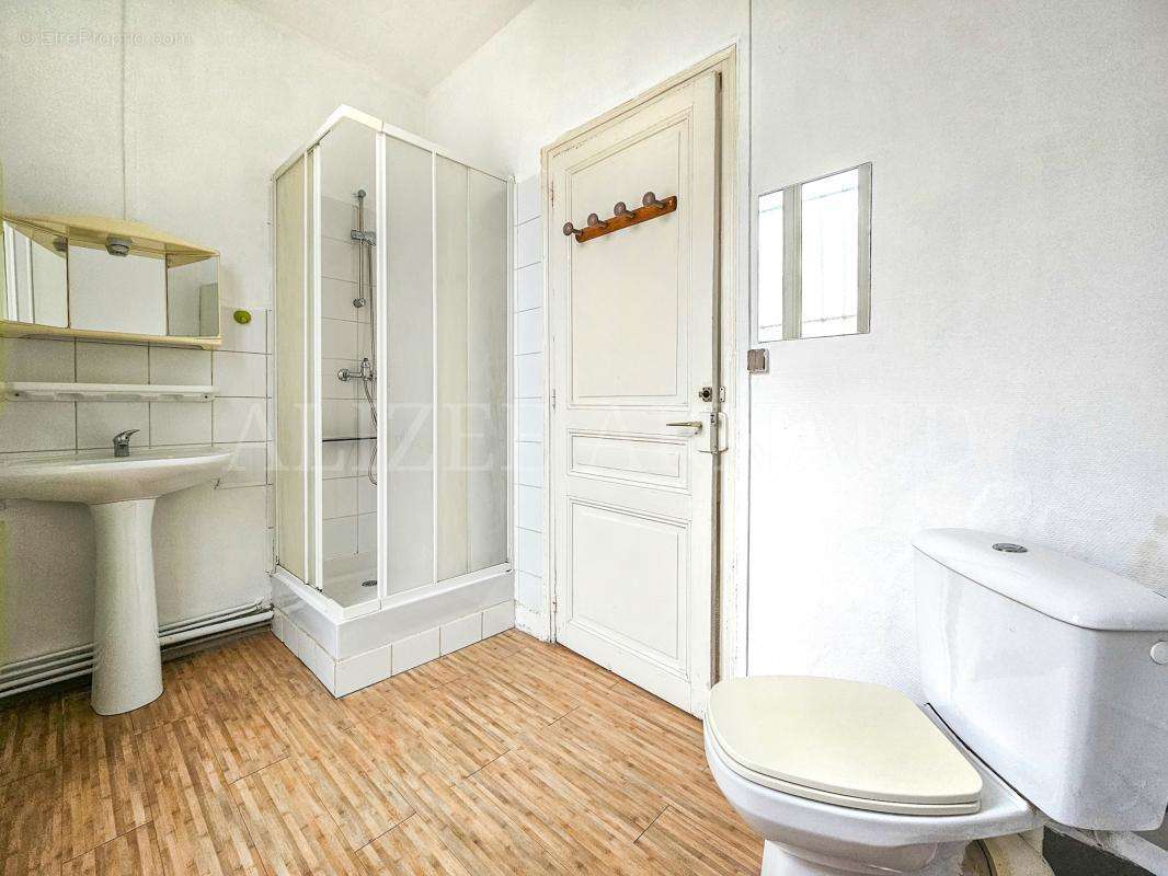 Appartement à COURBEVOIE