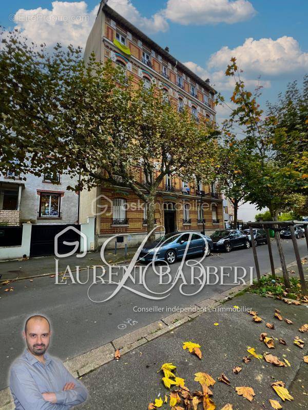 Appartement à LES PAVILLONS-SOUS-BOIS