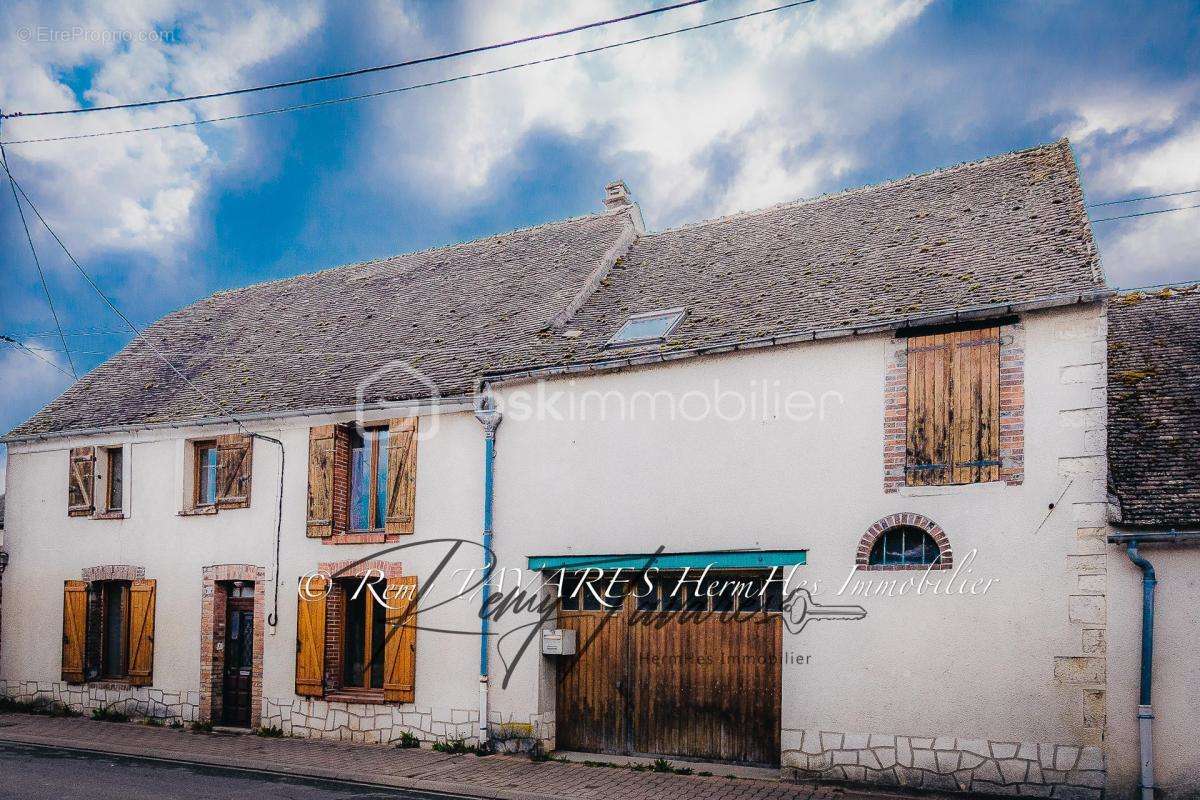 Maison à BRANSLES