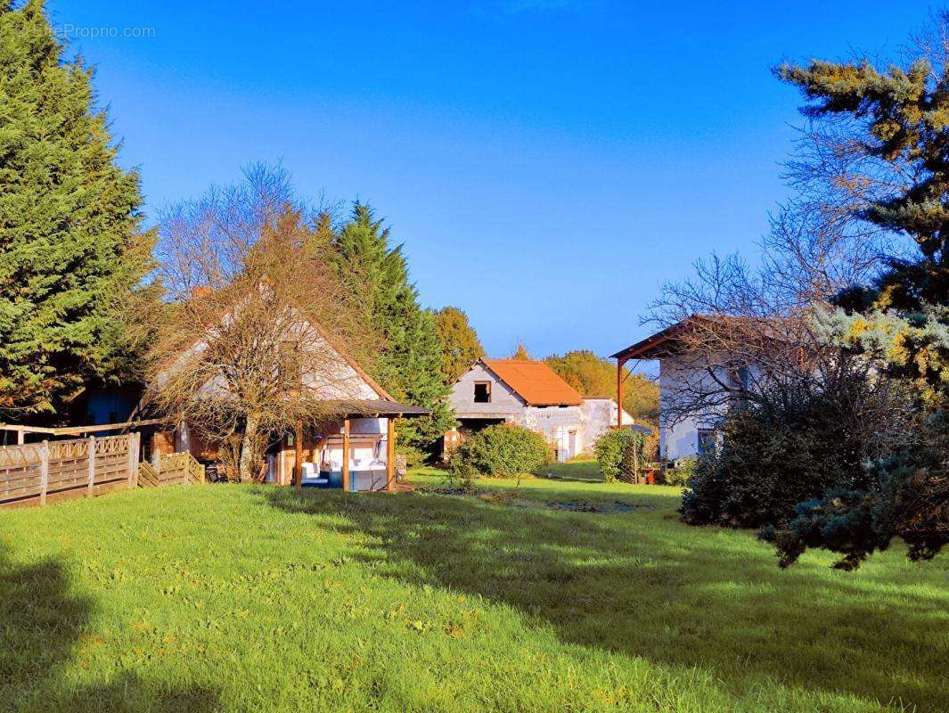 Maison à SAINT-FLOVIER