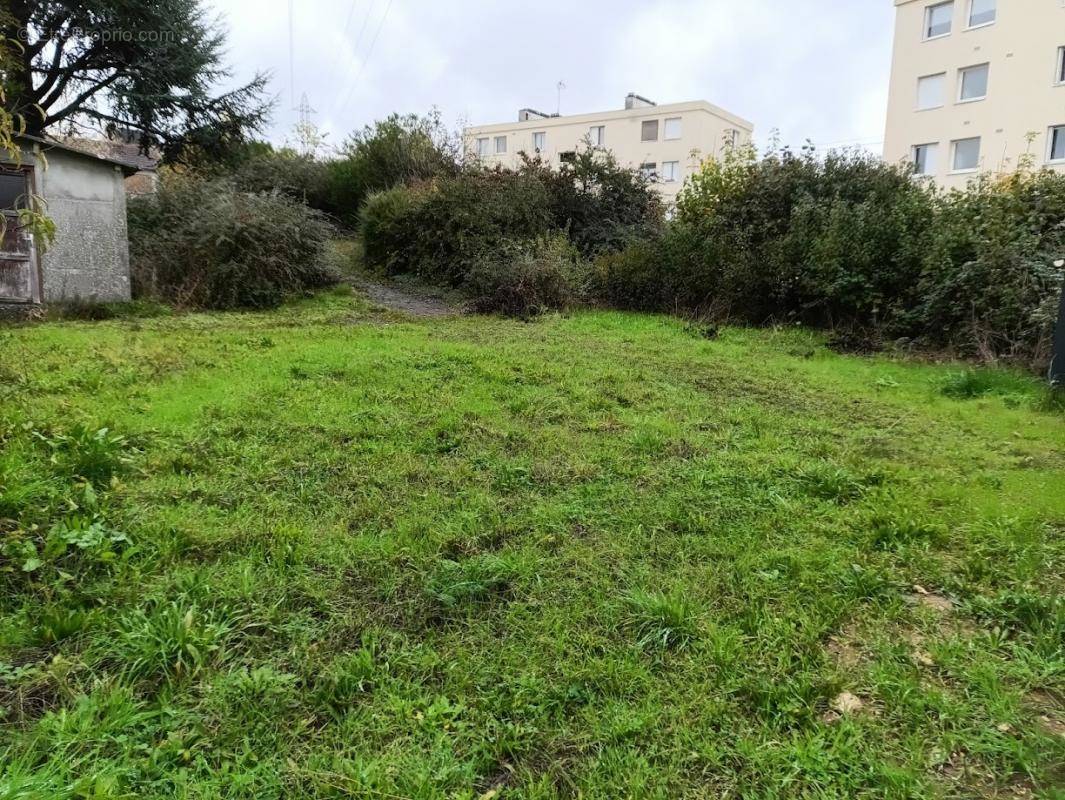 Terrain à CHAMPAGNE-SUR-SEINE