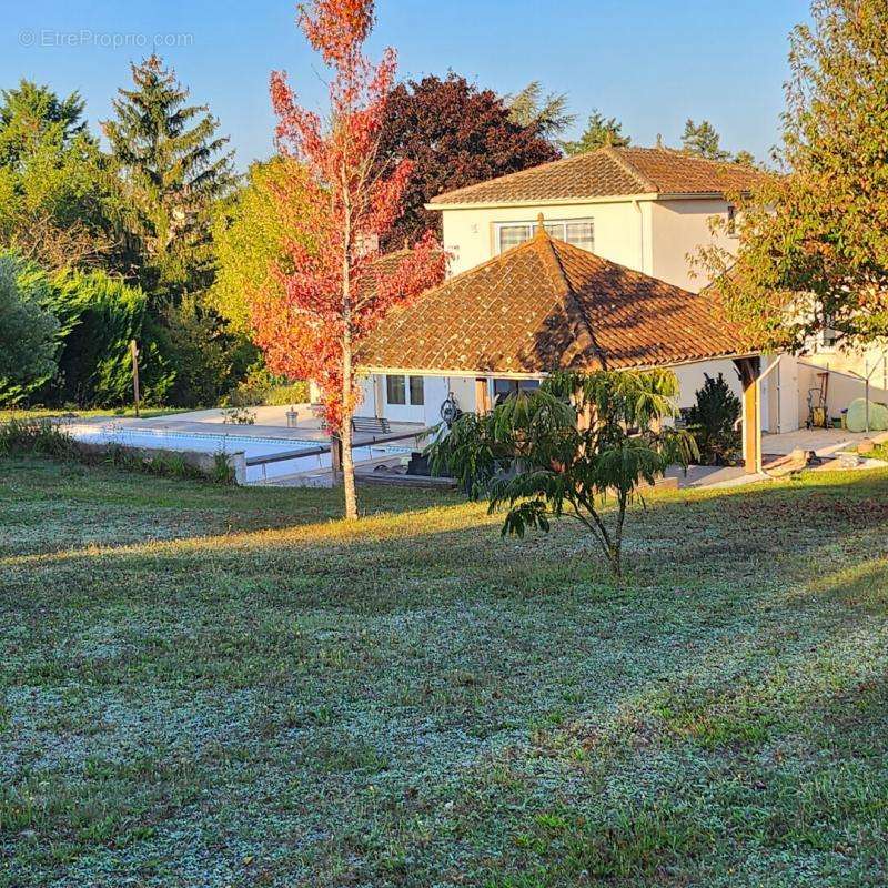 Maison à VOUNEUIL-SOUS-BIARD