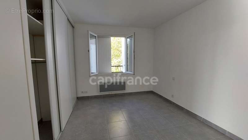 Appartement à VILLENEUVE-LES-AVIGNON