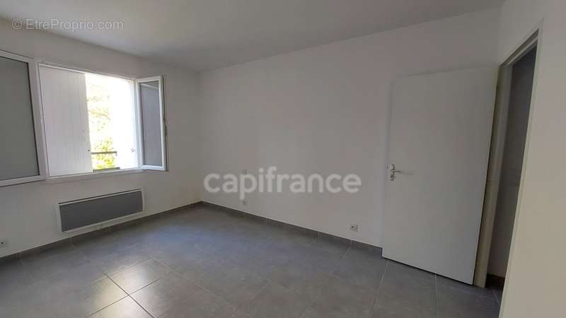 Appartement à VILLENEUVE-LES-AVIGNON