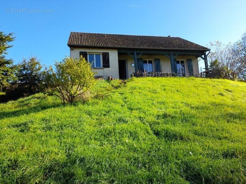 Maison à LUCENAY-L&#039;EVEQUE