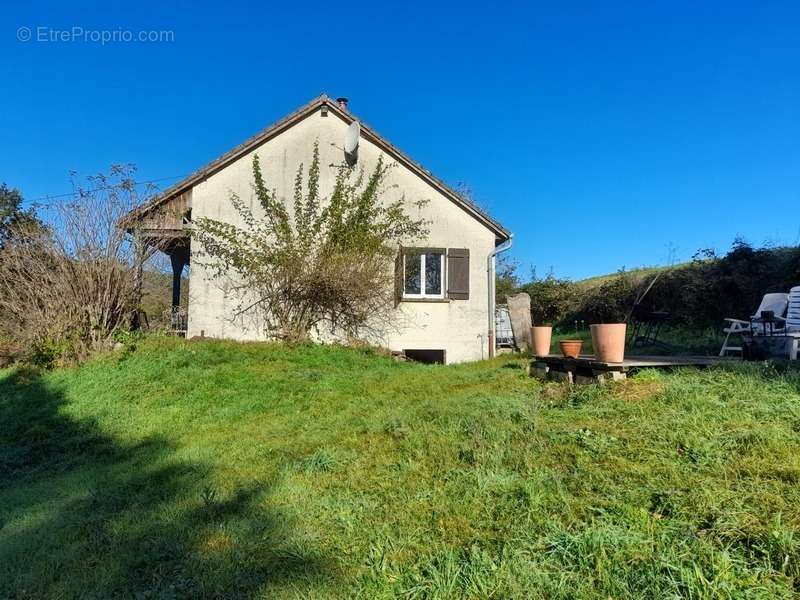 Maison à LUCENAY-L&#039;EVEQUE