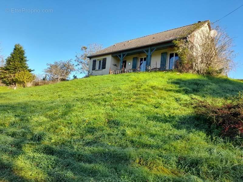 Maison à LUCENAY-L&#039;EVEQUE