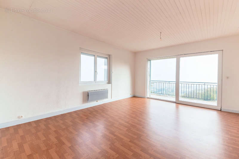 Appartement à POLLIONNAY