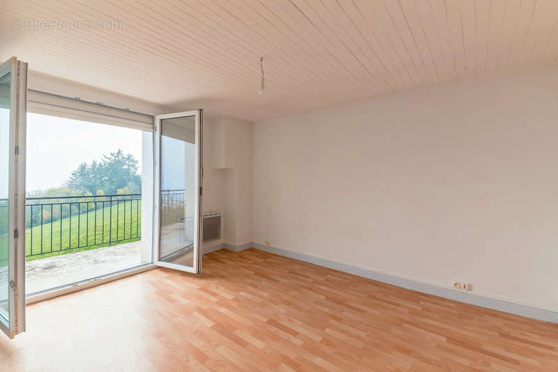 Appartement à POLLIONNAY