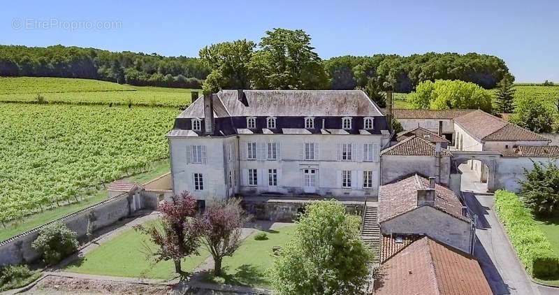 Maison à COGNAC