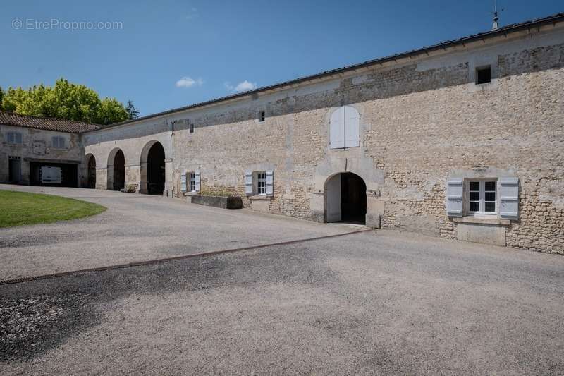 Maison à COGNAC