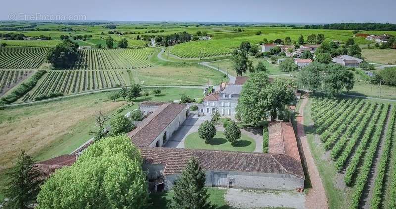 Maison à COGNAC