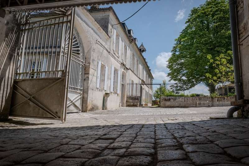 Maison à COGNAC