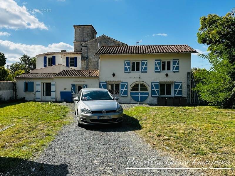 Maison à PUY-DU-LAC