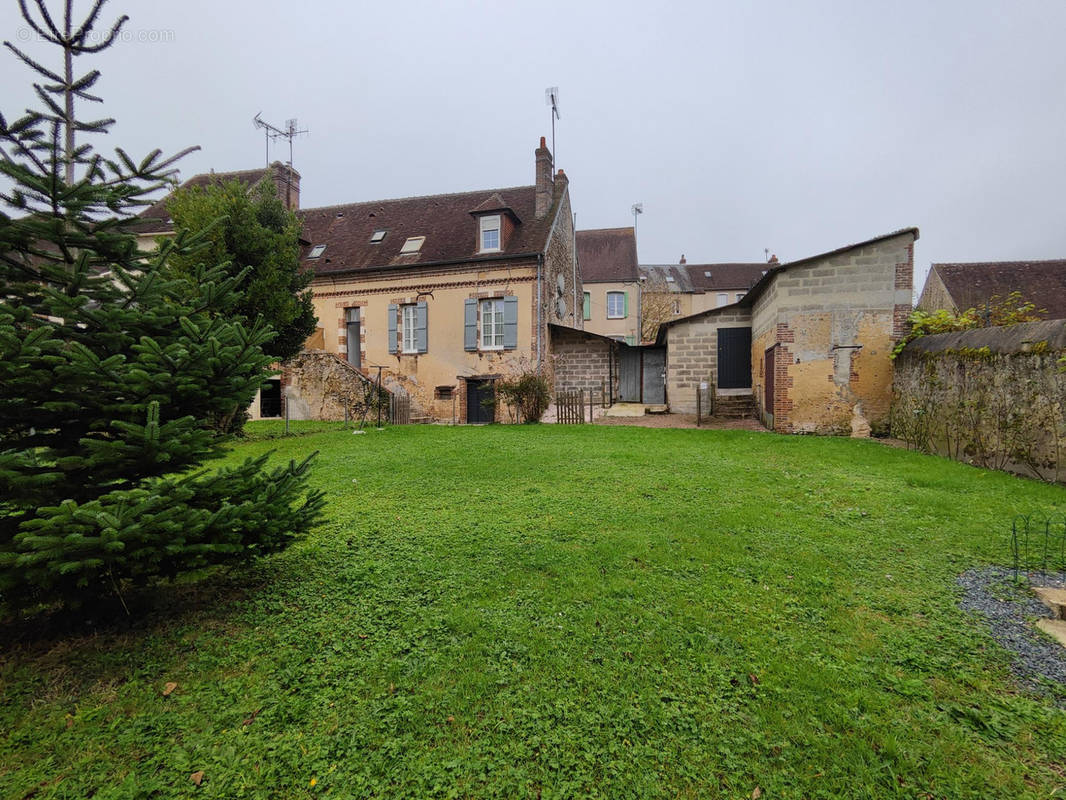 Maison à LONGNY-AU-PERCHE