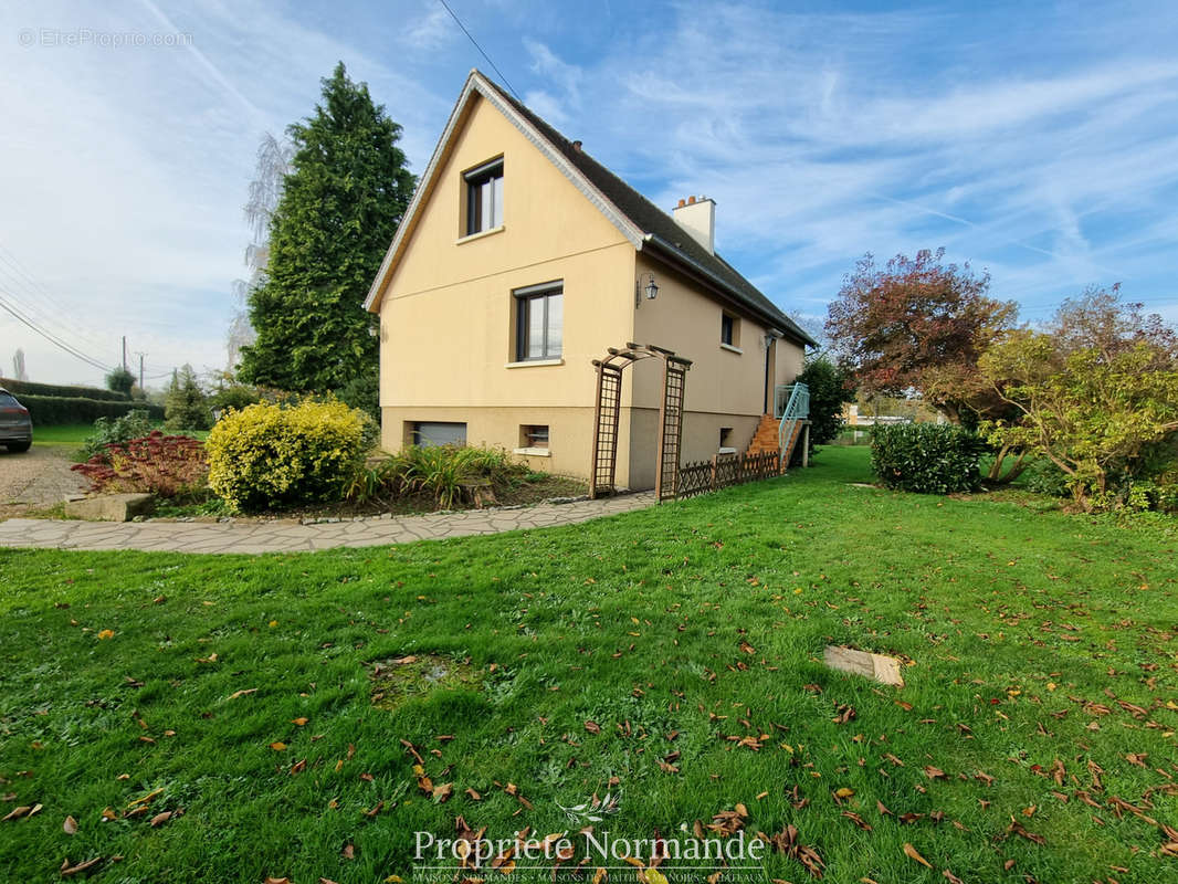 Maison à BERNAY