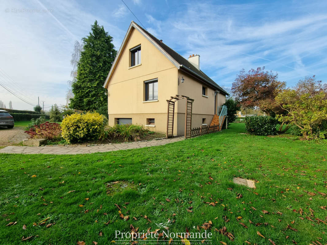 Maison à BERNAY