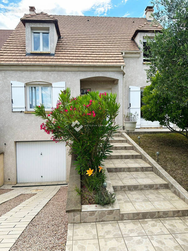 Maison à VIGNEUX-SUR-SEINE