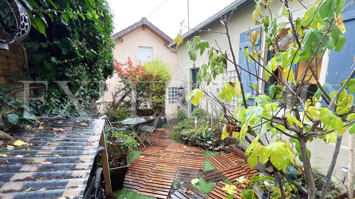 Maison à NANTERRE