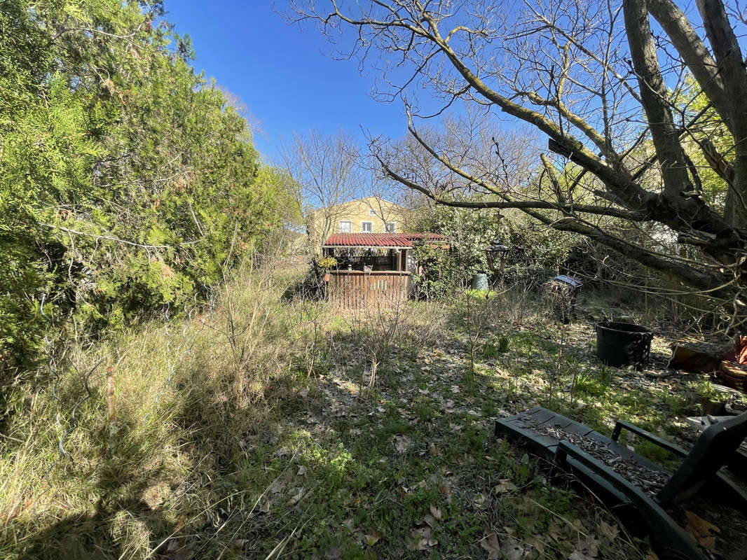 Terrain à SAINT-JEAN-DE-VEDAS