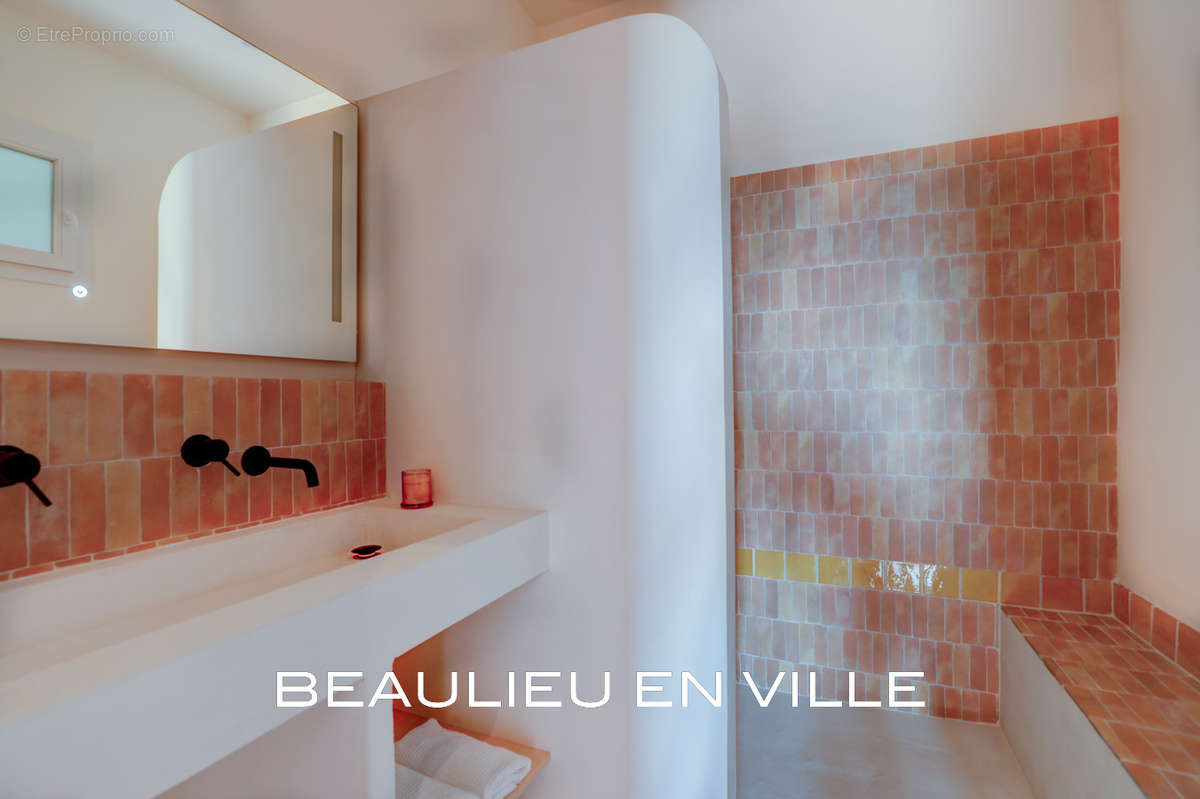 Appartement à MARSEILLE-6E