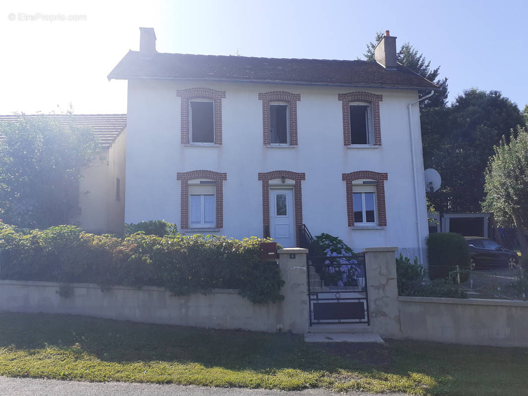 Maison à LADIGNAC-LE-LONG