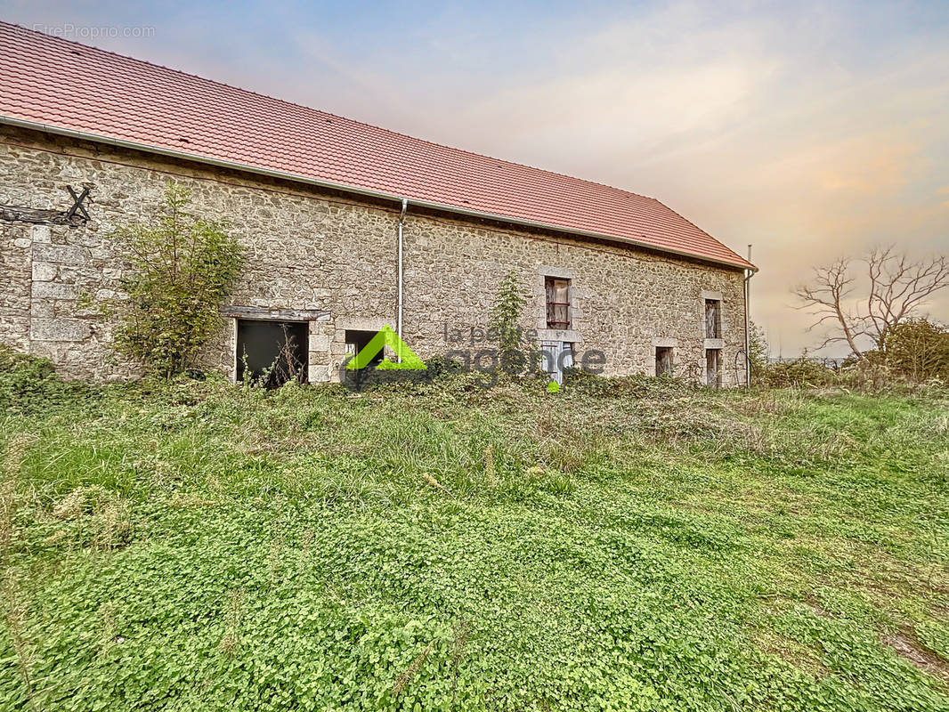 Maison à AHUN