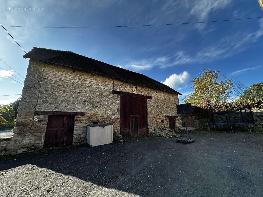 Maison à SAINT-YRIEIX-LA-PERCHE