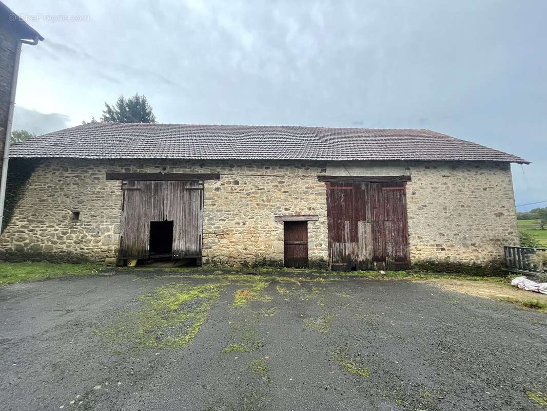 Maison à SAINT-YRIEIX-LA-PERCHE