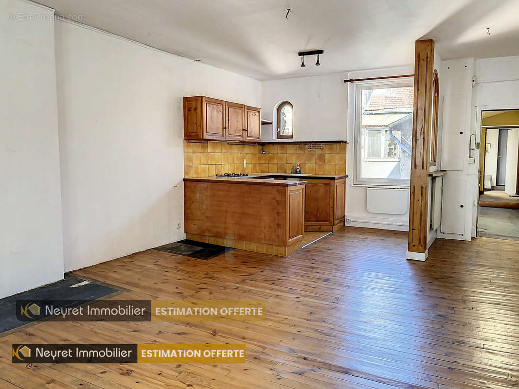 Appartement à SAINT-ETIENNE