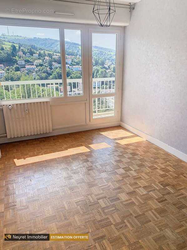 Appartement à SAINT-ETIENNE