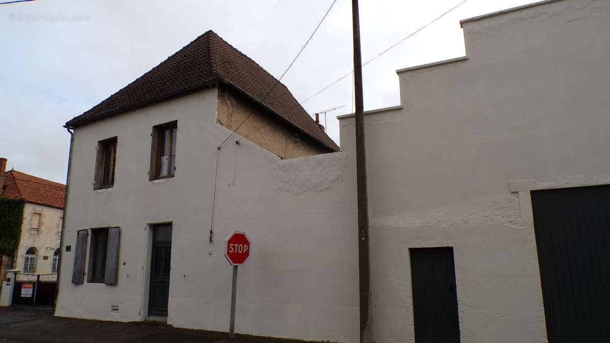 Maison à SAINT-GERAND-LE-PUY