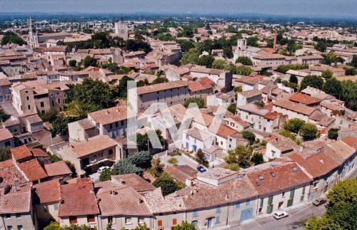 Terrain à PERNES-LES-FONTAINES