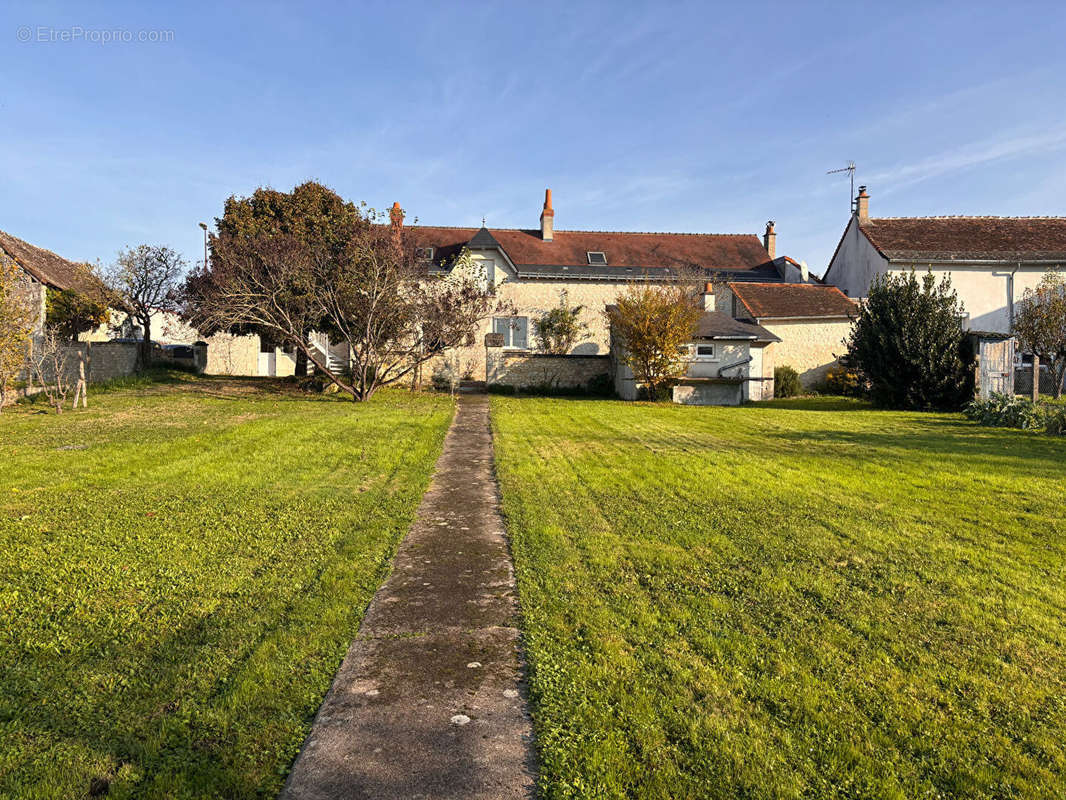 Maison à SAINTE-MAURE-DE-TOURAINE