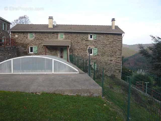 Maison à LE COLLET-DE-DEZE