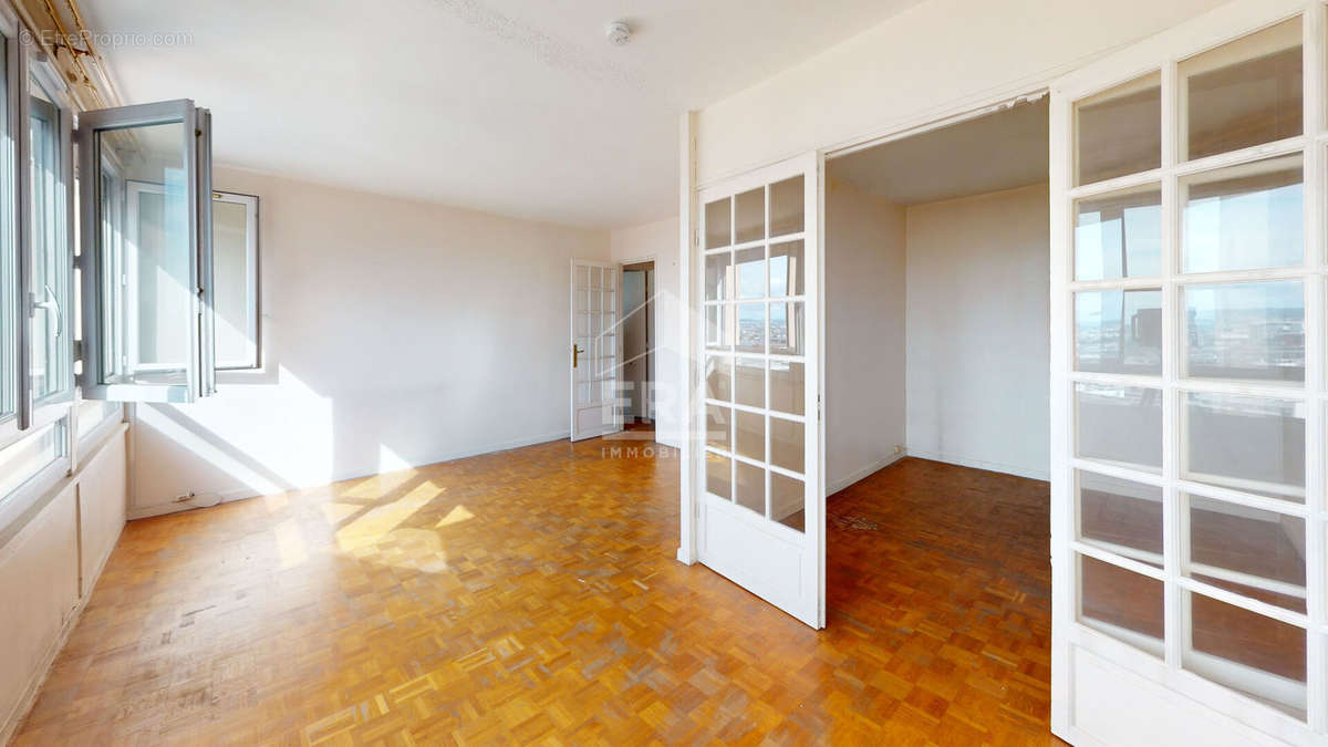 Appartement à PARIS-19E