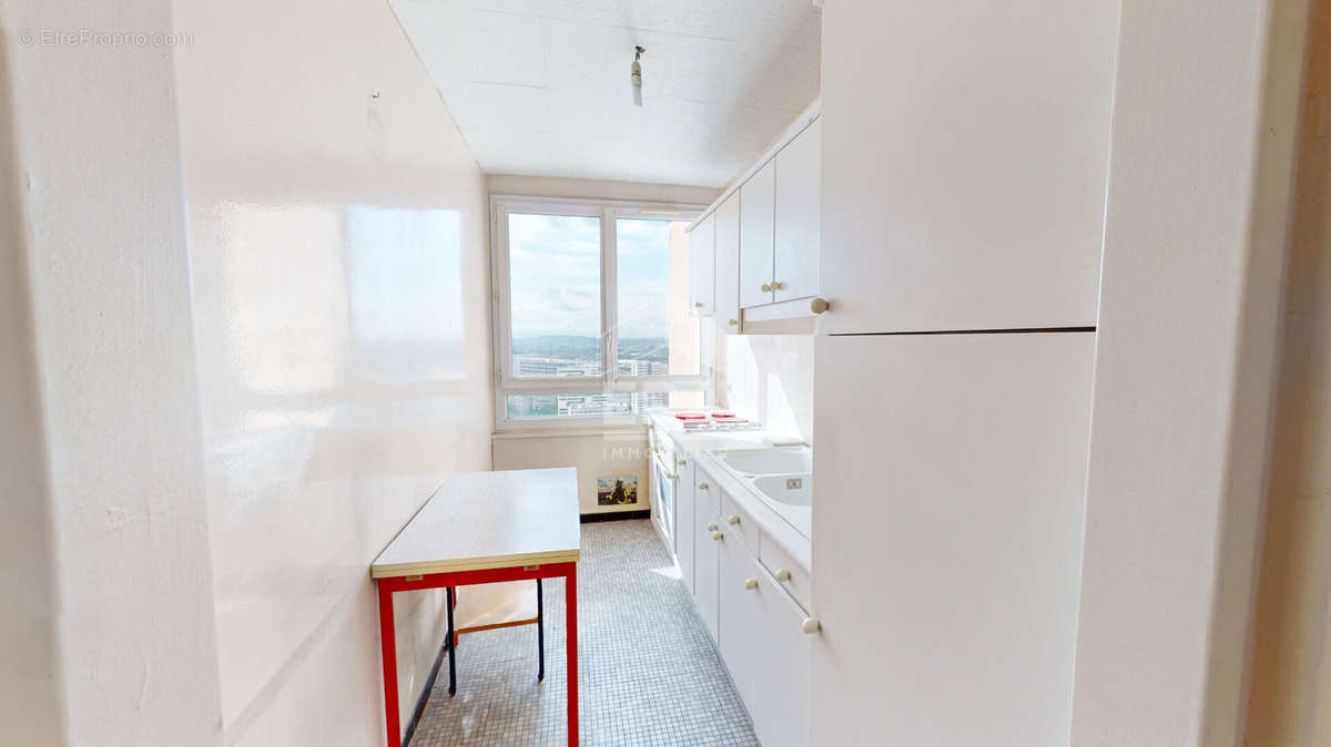 Appartement à PARIS-19E