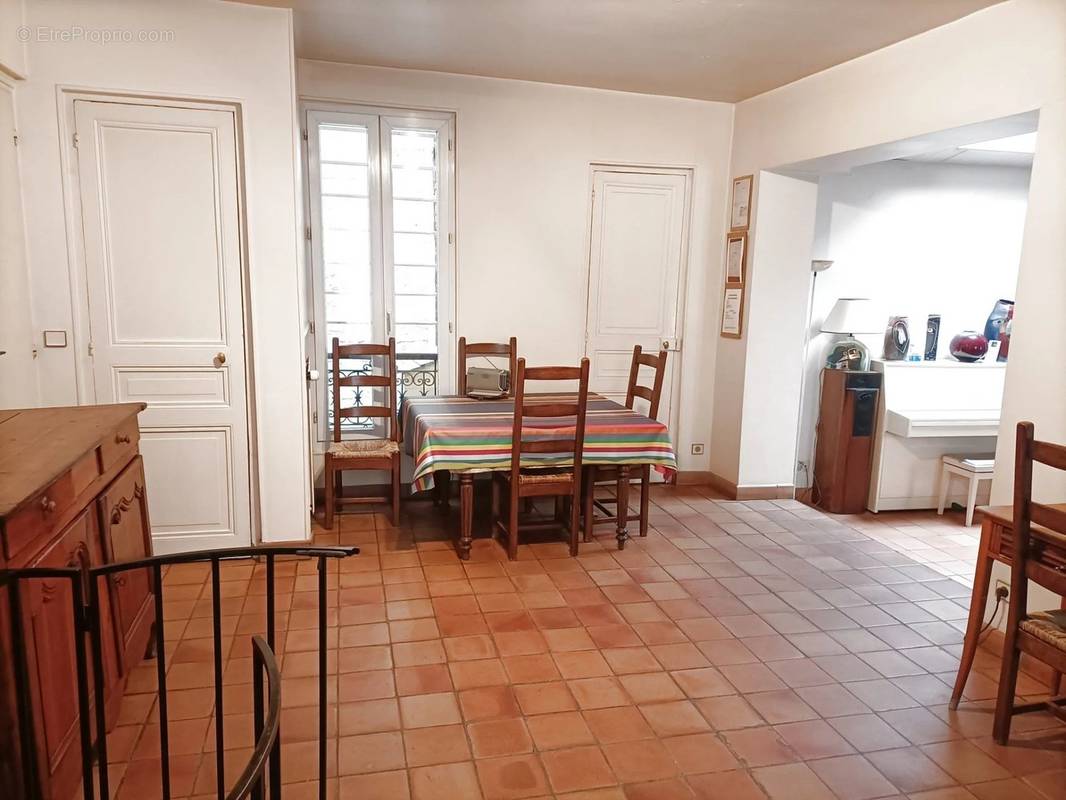 Appartement à PARIS-18E