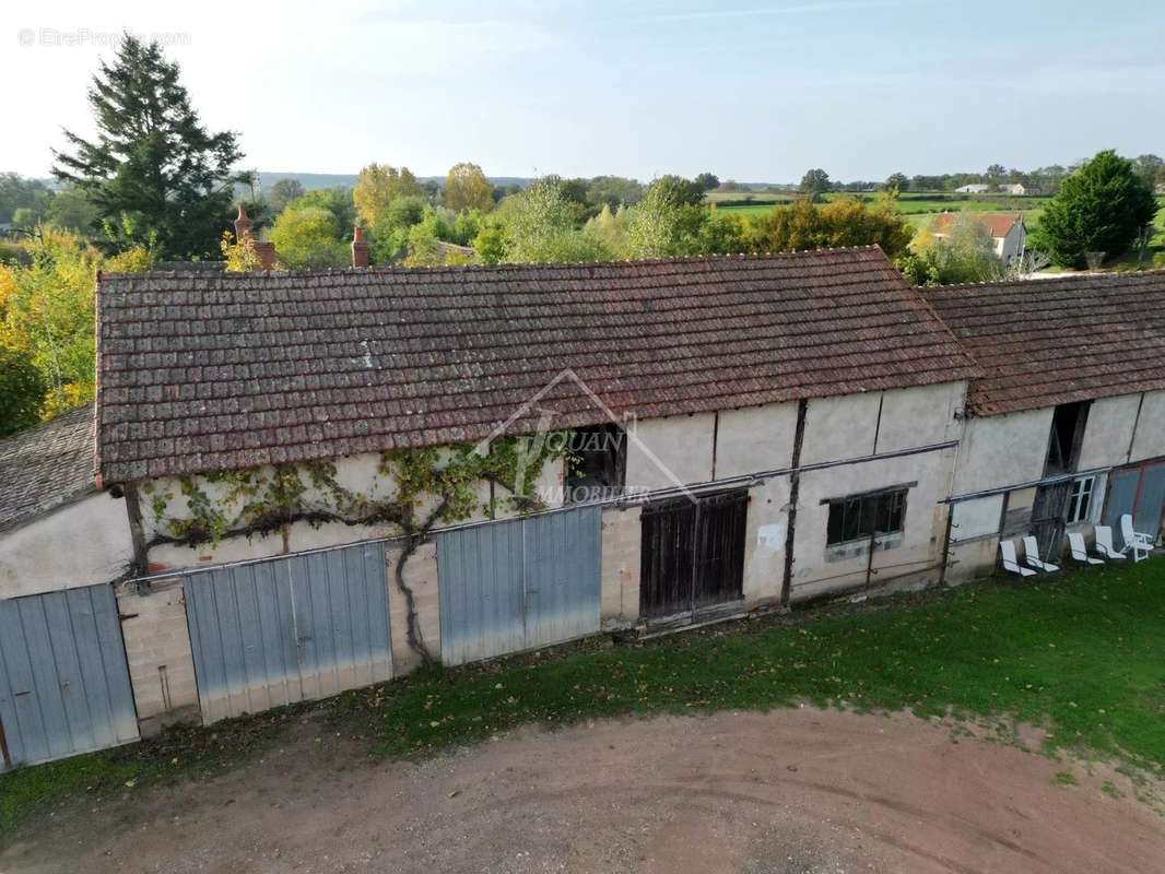 Appartement à CERILLY