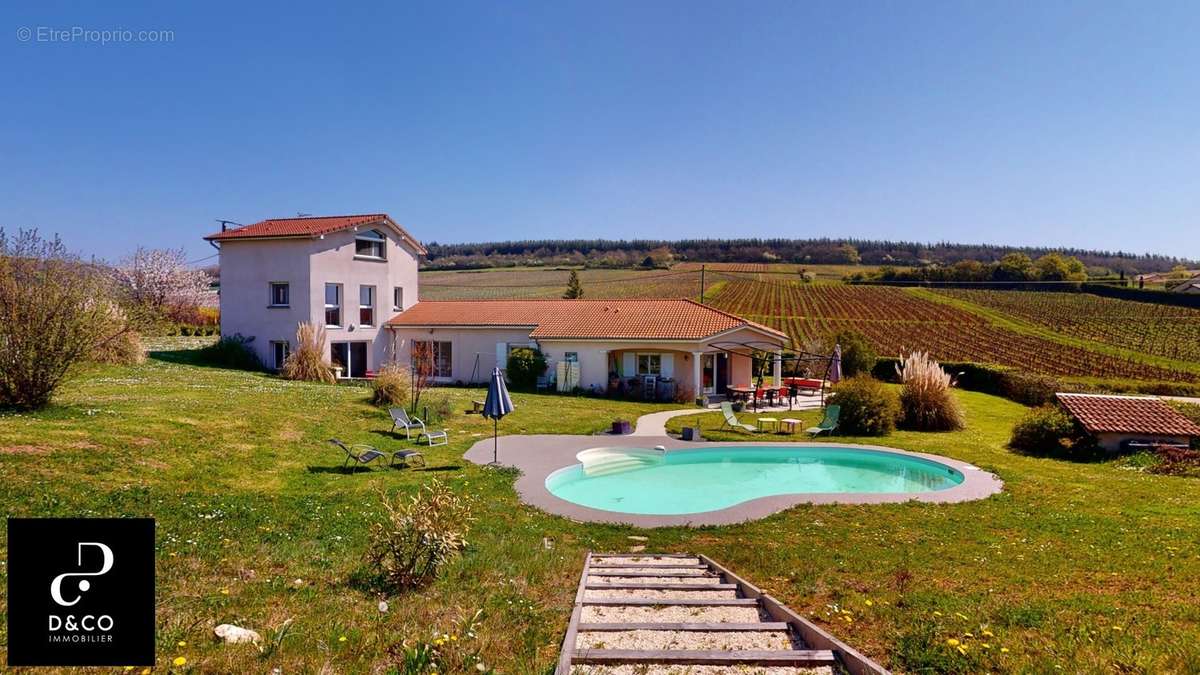 Maison à CHEVAGNY-LES-CHEVRIERES