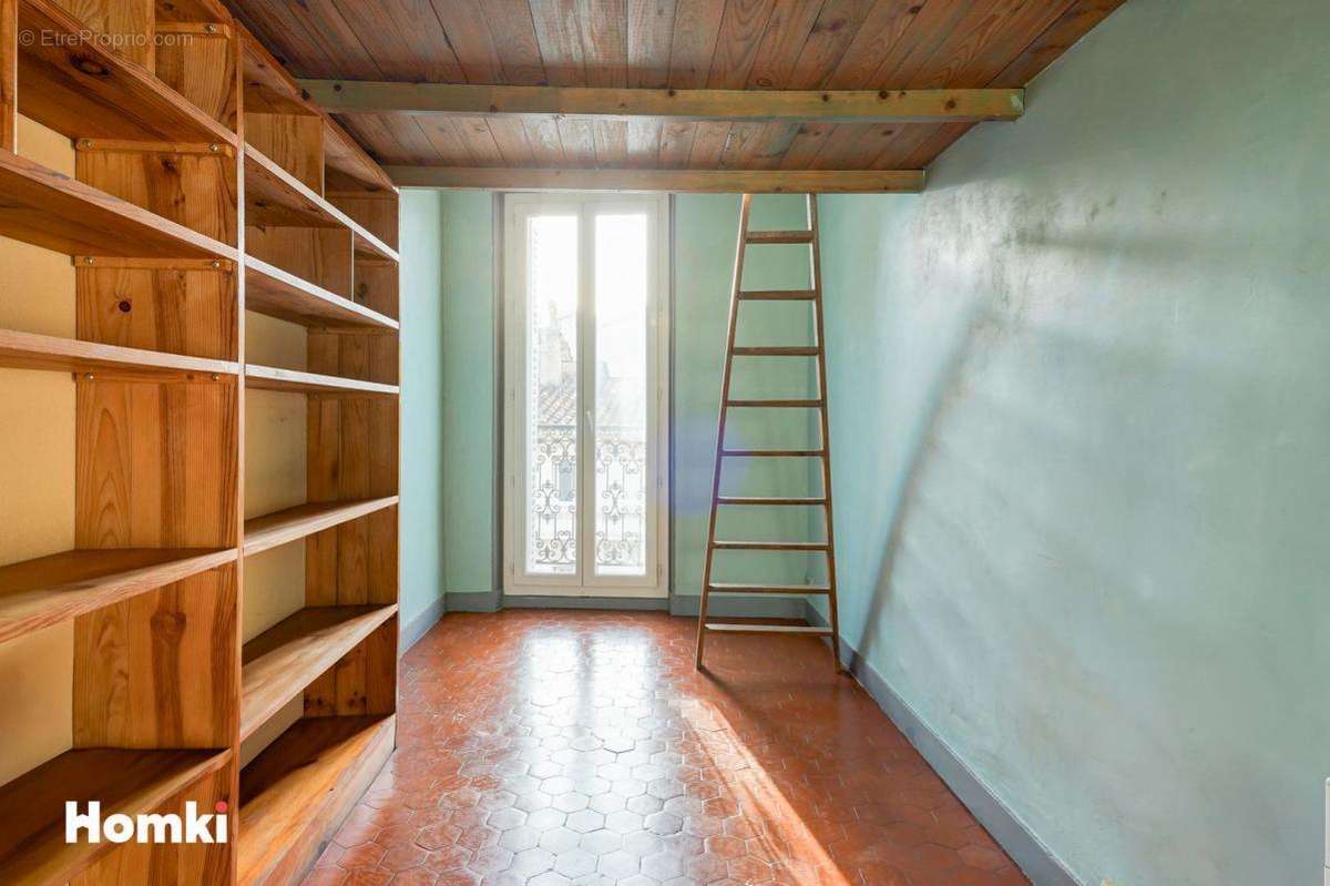 Appartement à MARSEILLE-1E