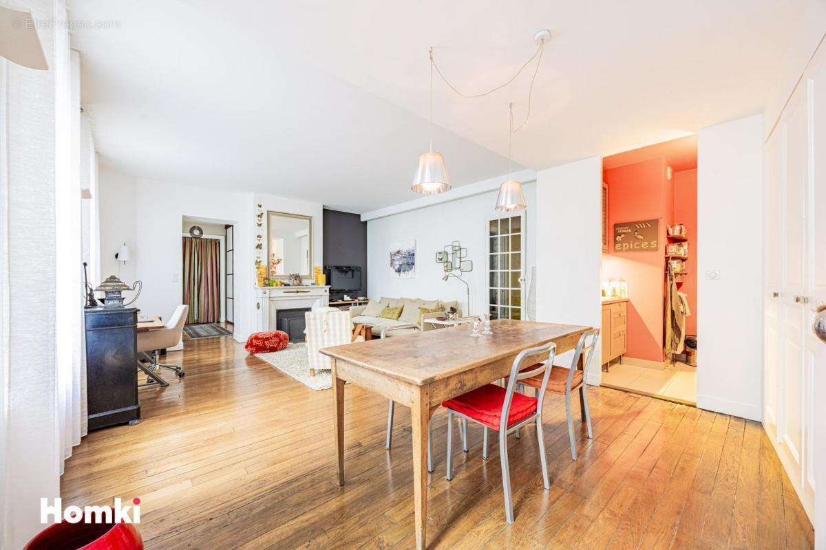 Appartement à PARIS-9E