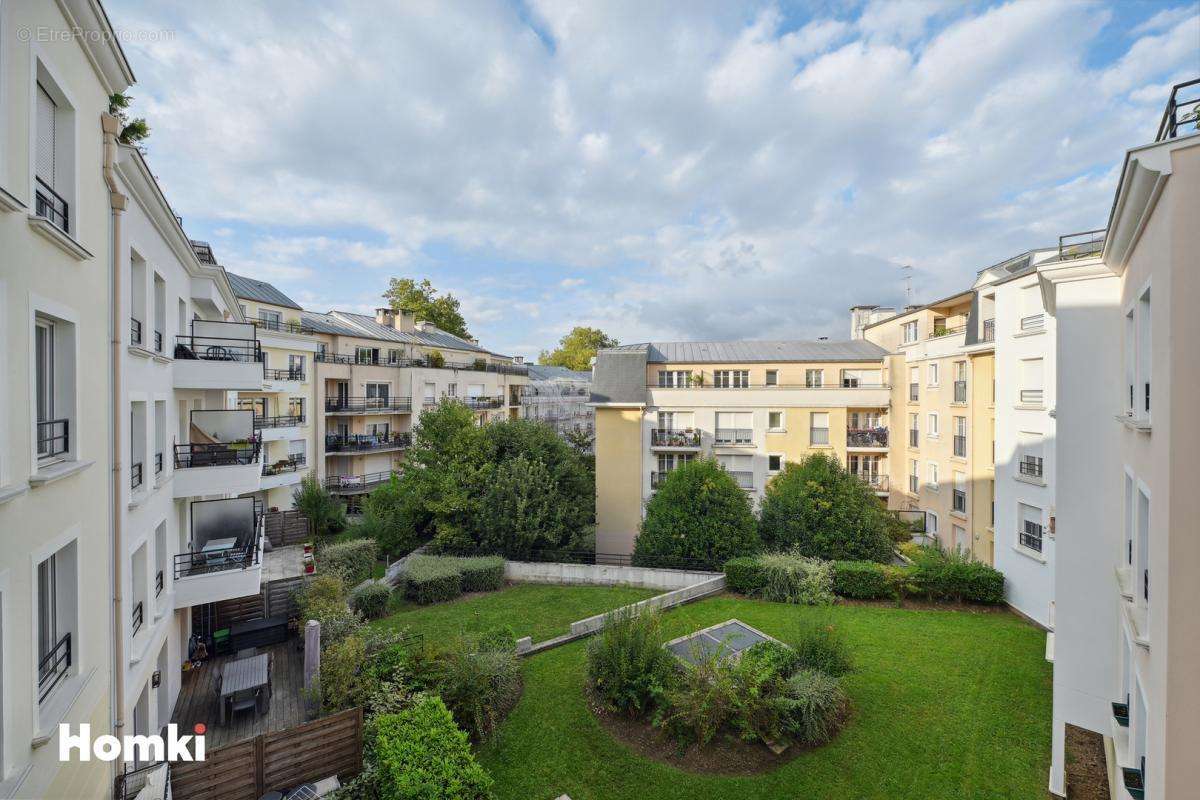 Appartement à LE PLESSIS-ROBINSON