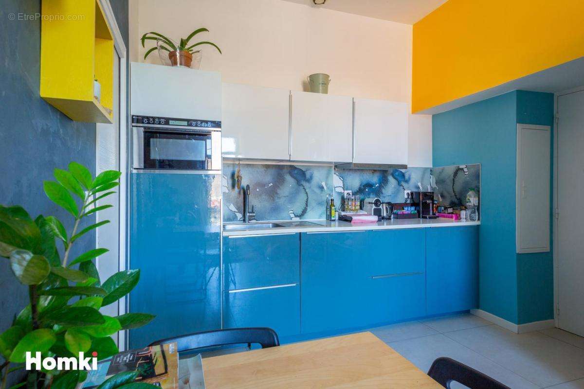 Appartement à MARSEILLE-7E