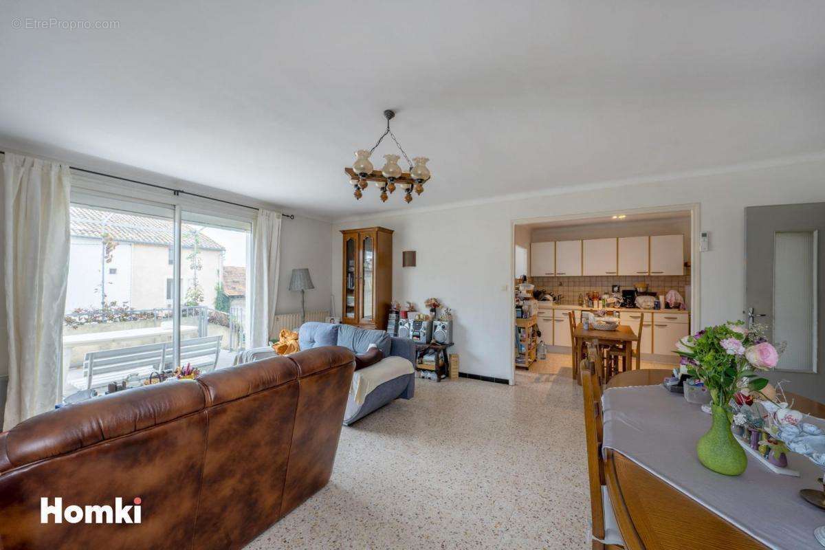 Appartement à MORIERES-LES-AVIGNON