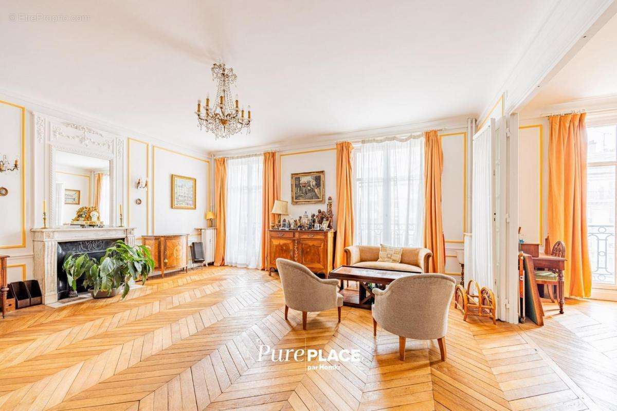 Appartement à PARIS-11E