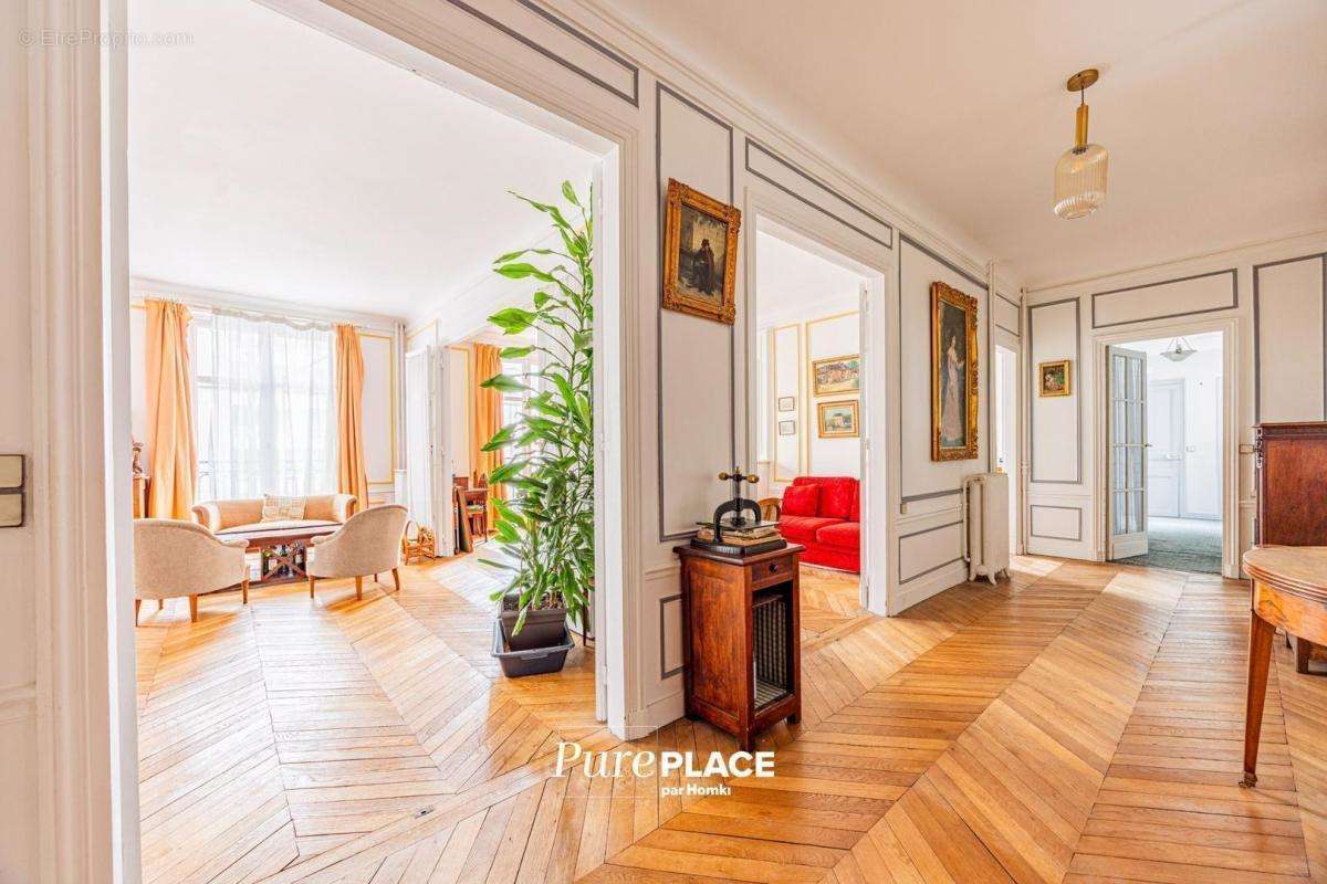 Appartement à PARIS-11E